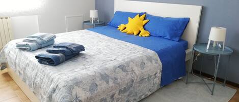 2 chambres, fer et planche à repasser, Wi-Fi gratuit, draps fournis