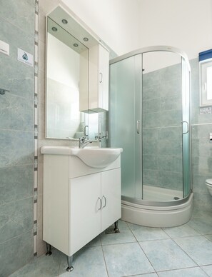 Apartment (A4) | Bathroom