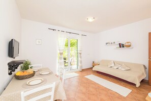 Apartment (A2) | Living room
