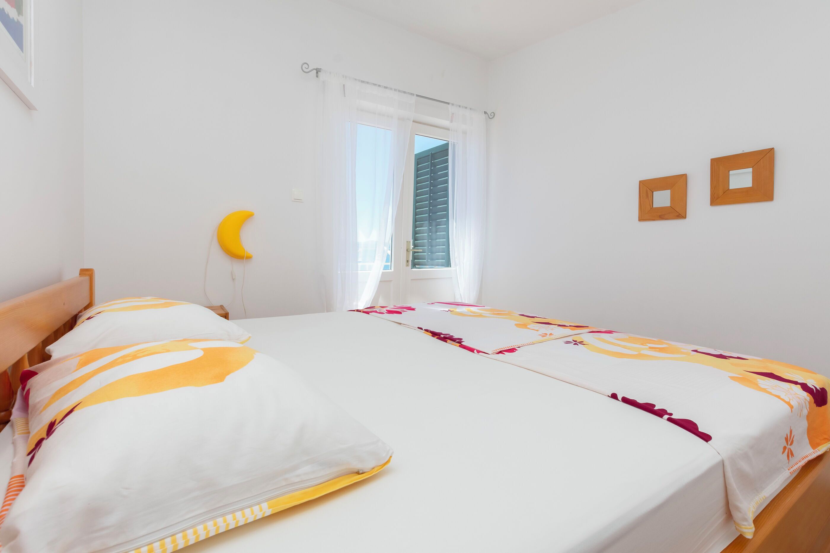 House | Free WiFi, bed sheets