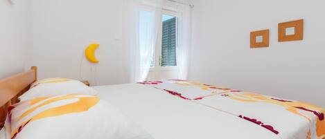 House | Free WiFi, bed sheets