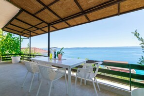 House | Terrace/patio