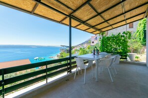 House | Terrace/patio