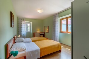 4 chambres, coffres-forts dans les chambres, Wi-Fi gratuit