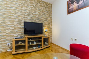 Apartment (A1) | Television - Apartments Karlo (Okrug)