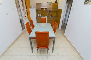 Apartment (A1) | Private kitchen | Fridge, oven, stovetop, espresso maker - Apartments Karlo (Okrug)