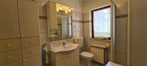 Apartment (A1) | Bathroom | Shower - Apartment Nila (Jelsa)