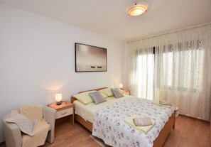 Apartment (A1) | Iron/ironing board, free WiFi, bed sheets - Apartments Tonja (Primosten)