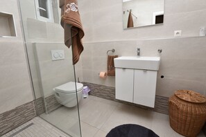 Kamar mandi | Shower