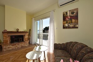 Apartment (A5) | Living room