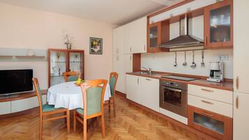 Apartment (A4) | Private kitchen