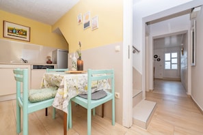 Fridge, microwave, oven, stovetop - House Katarina (Baska Voda)
