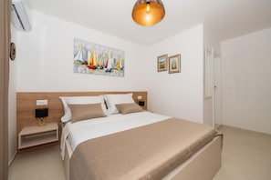 Iron/ironing board, free WiFi - House Katarina (Baska Voda)