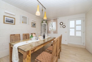 Dining - House Katarina (Baska Voda)