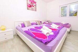 Apartment (A1) | 4 bedrooms, free WiFi - Apartments Olivera (Rogoznica)