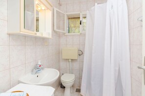 Apartment (A1) | Bathroom - Apartment Neven (Slatine)