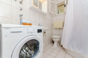 Apartment (A1) | Bathroom - Apartment Neven (Slatine)