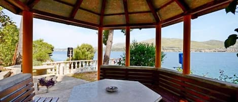 House | Terrace/patio