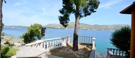 Maison | Vue sur lâeau