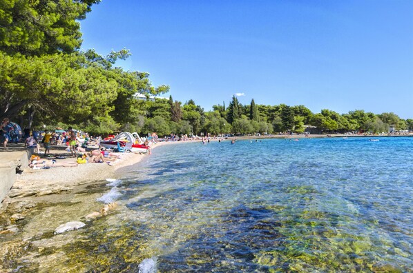 Beach - Apartments Mara (Vodice)