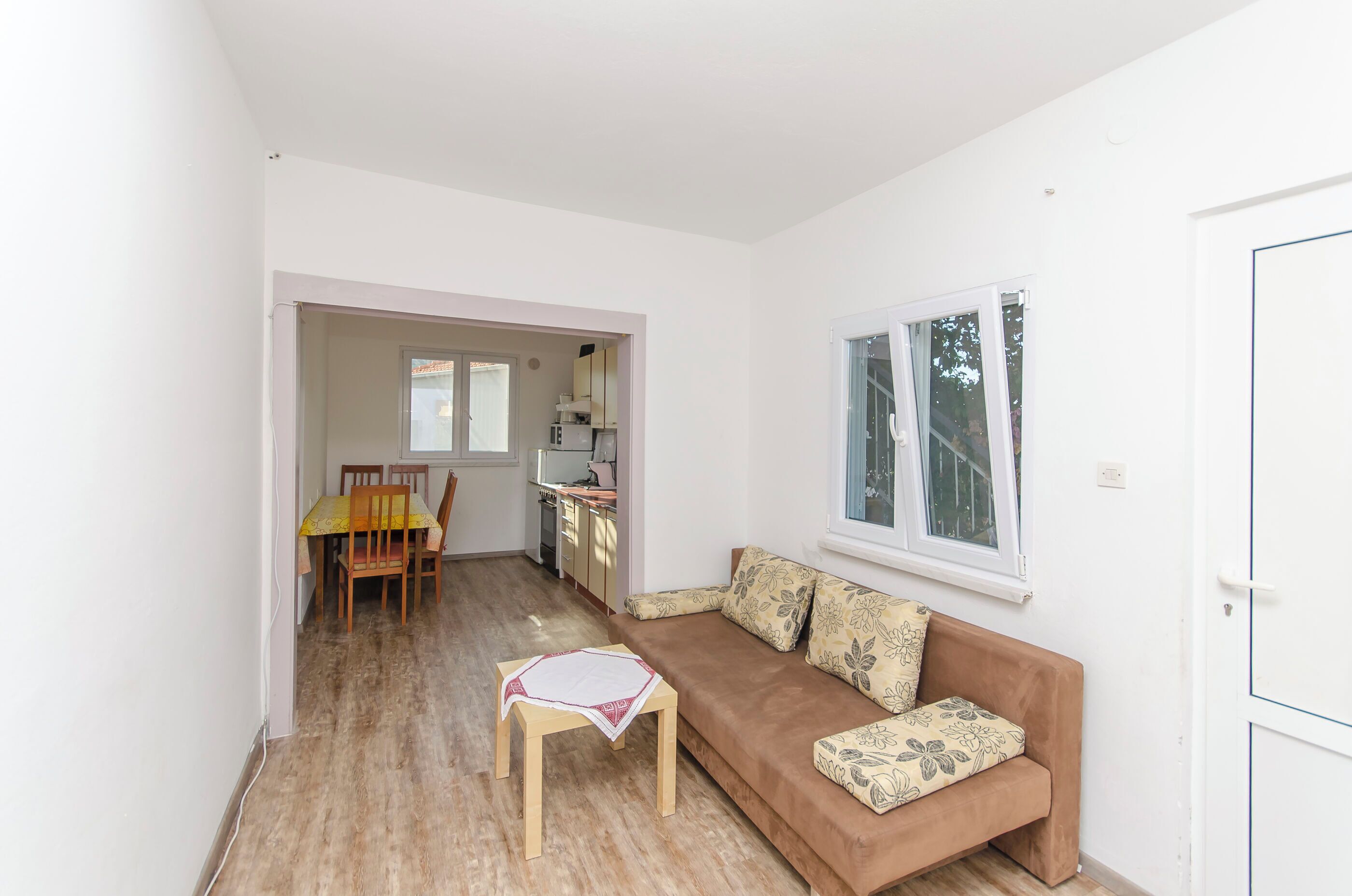 Apartment (A1) | Wohnzimmer | Fernseher