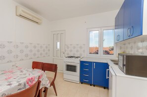 Apartment (A2) | Private kitchen