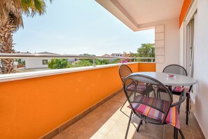 Apartment (A2) | Balkon