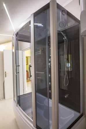 Apartment (A1) | Badezimmer