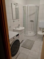 Apartment (A1) | Bathroom