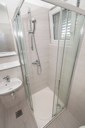 Apartment (A1) | Bathroom | Shower