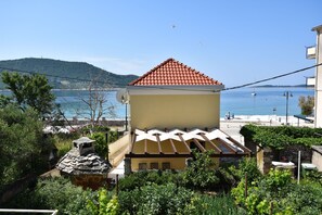 Water view - Apartments Guzela (Primosten)