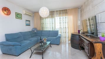 Departamento (A1) | Sala de estar | Televisión