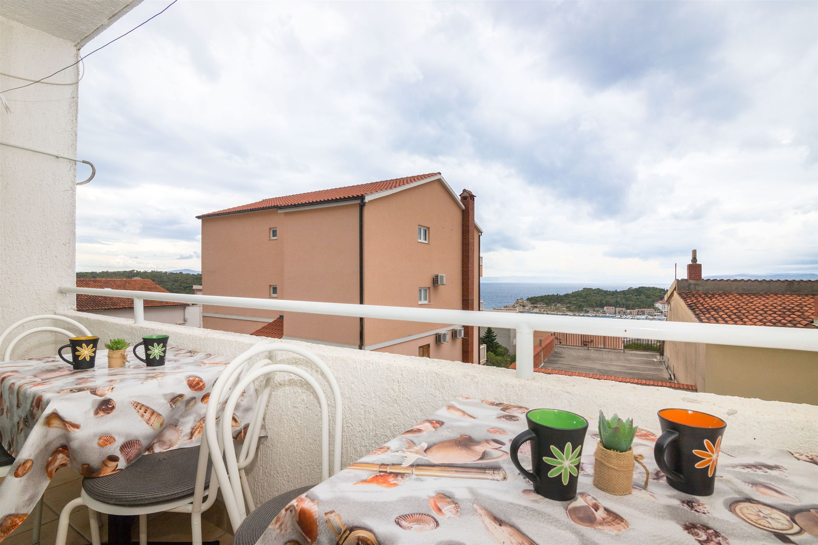 إطلالة على المياه