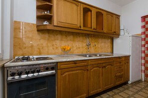 Refrigerador, placa de cocina