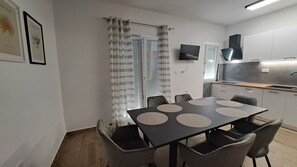 Apartment (A3) | Dining