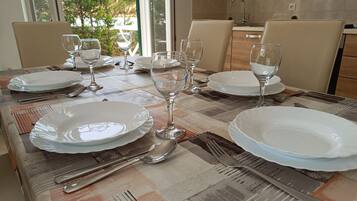 Appartement (A2) | Cuisine privée | Réfrigérateur, four, plaque de cuisson