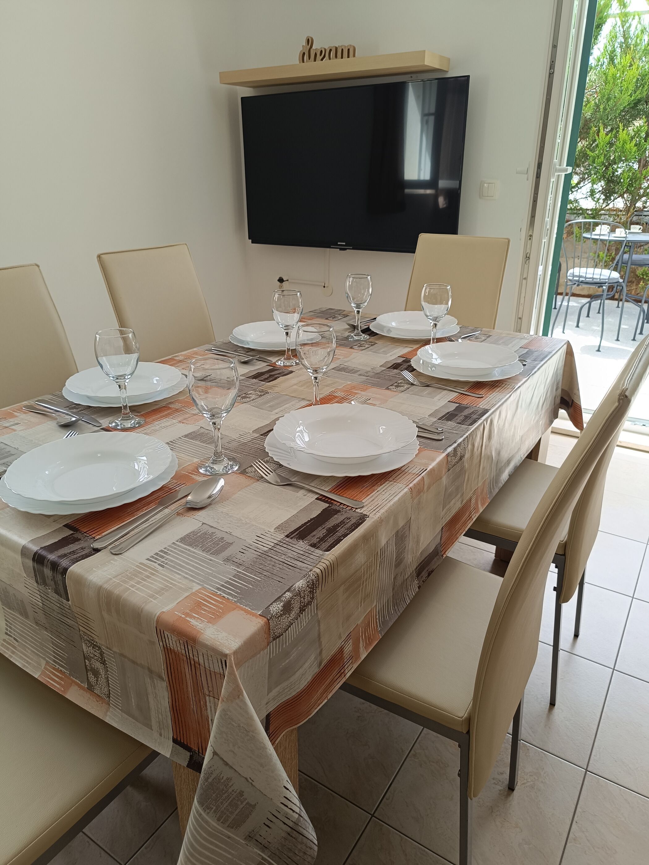 Apartment (A2) | Speisen