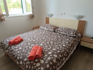 Apartment (A2) | In-room safe, free WiFi - Apartments Antonia (Primosten)