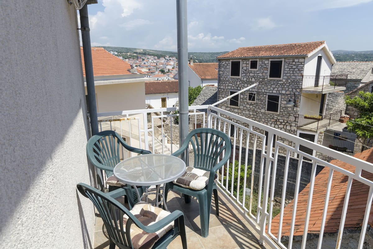 Apartment (A3) | Balkon
