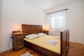 In-room safe, free WiFi