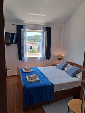 Free WiFi, bed sheets - Apartments Vladimir (Primosten)