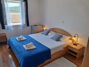 Free WiFi, bed sheets - Apartments Vladimir (Primosten)