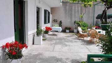 Apartment (A2) | Terrace/patio