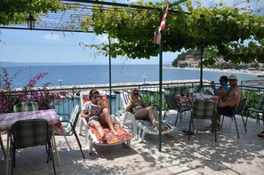 Terrace/patio - Apartments Tonci (Podgora)