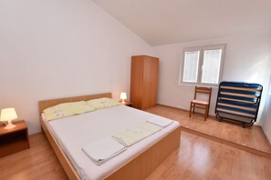 Free WiFi, bed sheets - Apartments Jere (Primosten)