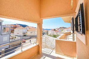 Apartment (A2) | City view