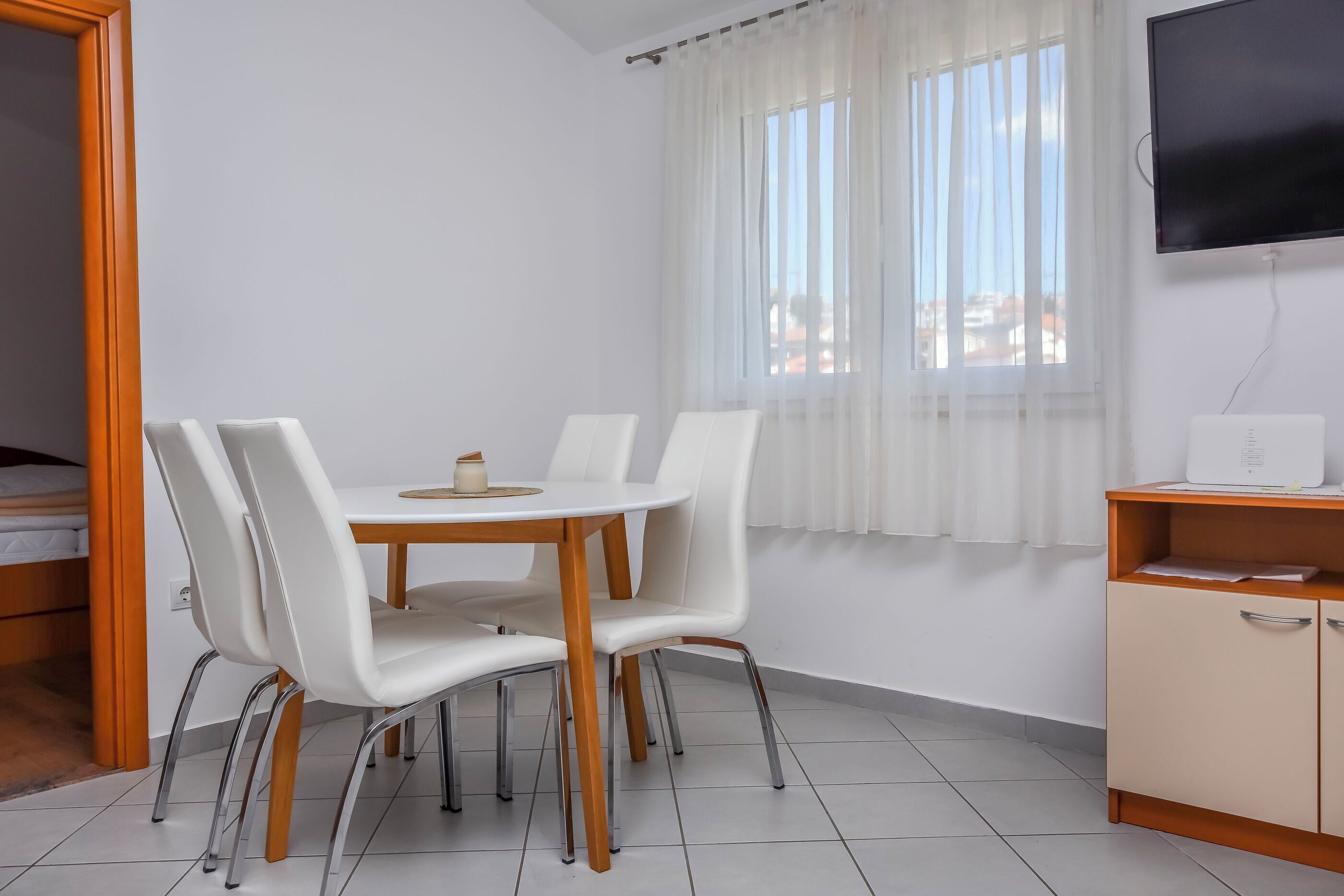 Apartment (A2) | Dining