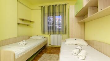 Free WiFi, bed sheets