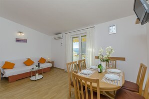 Apartment (A1) | Living room - Apartments Srecko (Dugi Rat)