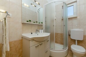 Apartment (A1) | Bathroom